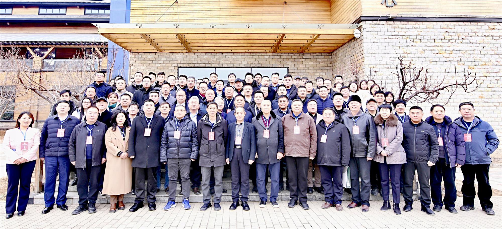 冀裝協(xié)三屆四次理事會(huì)暨常務(wù)理事會(huì)召開(kāi)，常宏榮獲多項(xiàng)獎(jiǎng)項(xiàng)